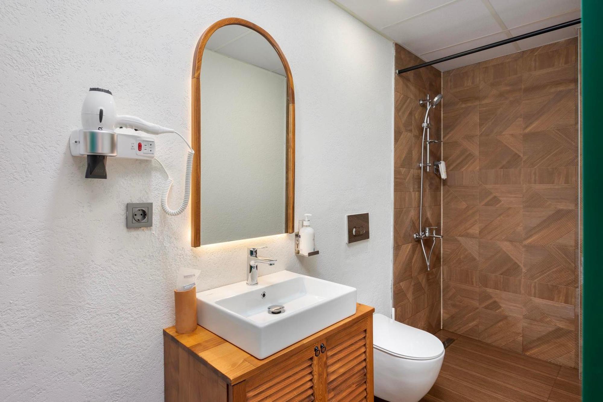 Two-Bedroom Suite,1540761865:JPEG